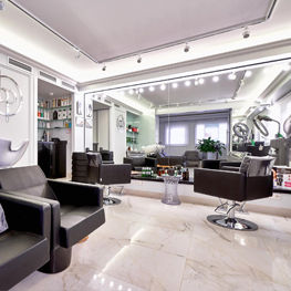Парикмахерское оборудование Maletti в интерьере салона красоты Beauty Practice